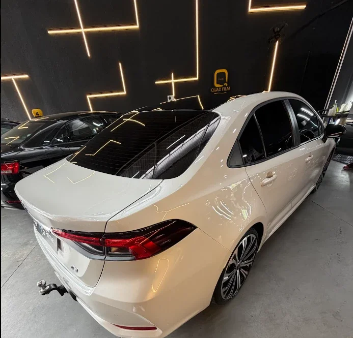 Toyota Corolla com insulfilm nos vidros